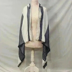 Francesca's Hooded Sleeveless Boho Vest/Cardigan